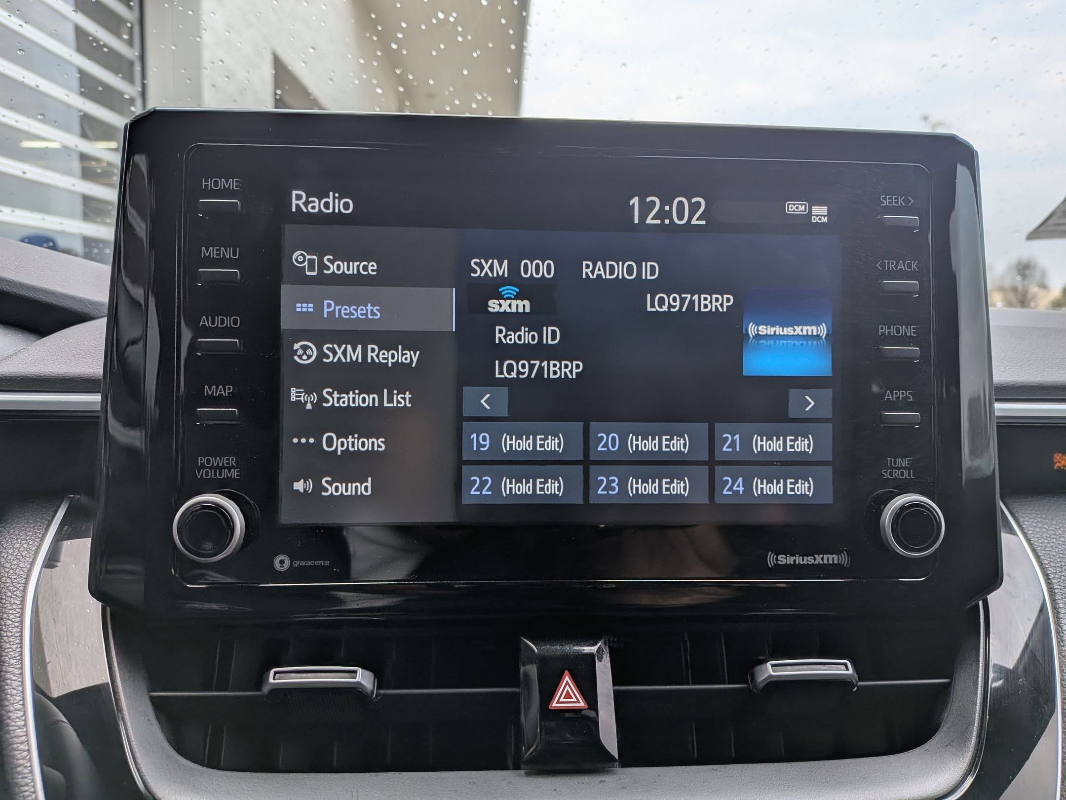 Used 2022 Toyota Corolla SE image 16