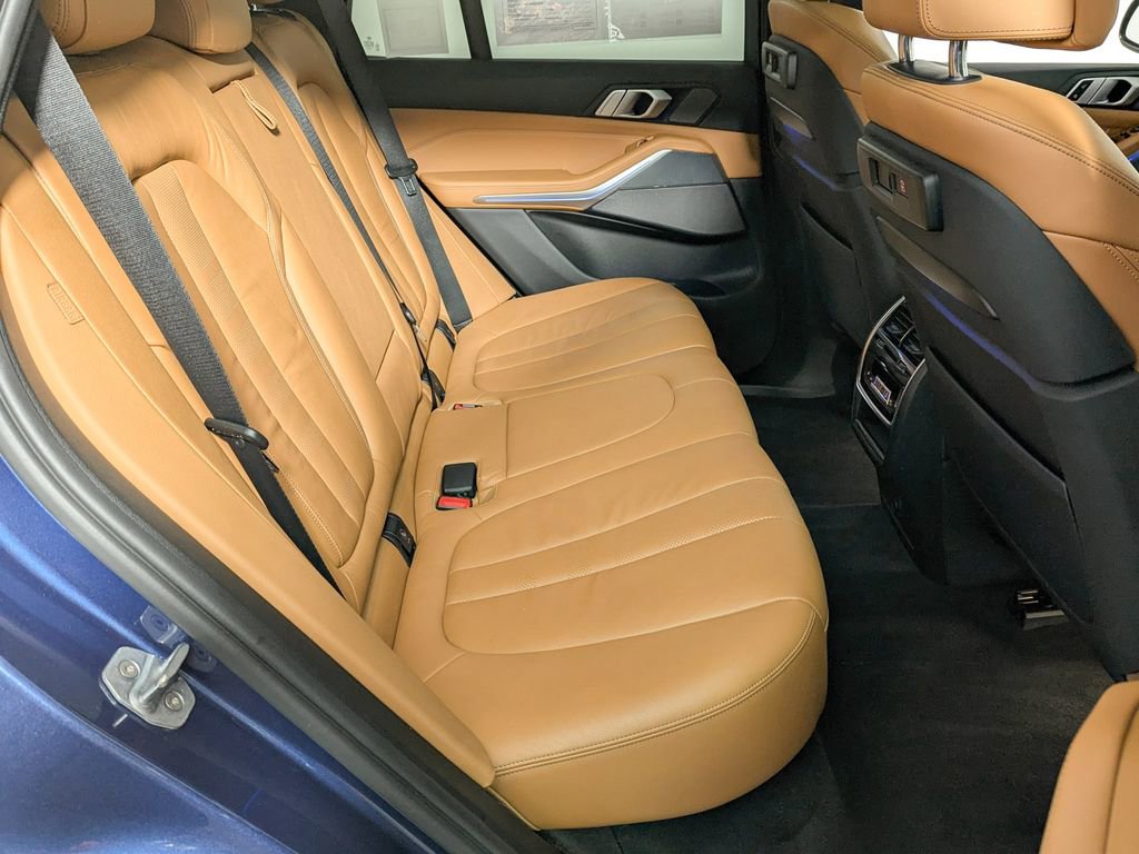 Used 2019 BMW X5 xDrive50i w/ M Sport Package image 39