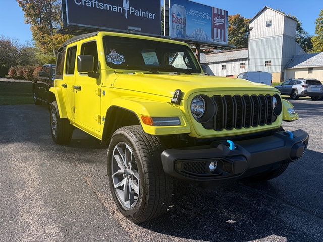 Used 2024 Jeep Wrangler Unlimited w/ Convenience Group AWD/4WD image 4