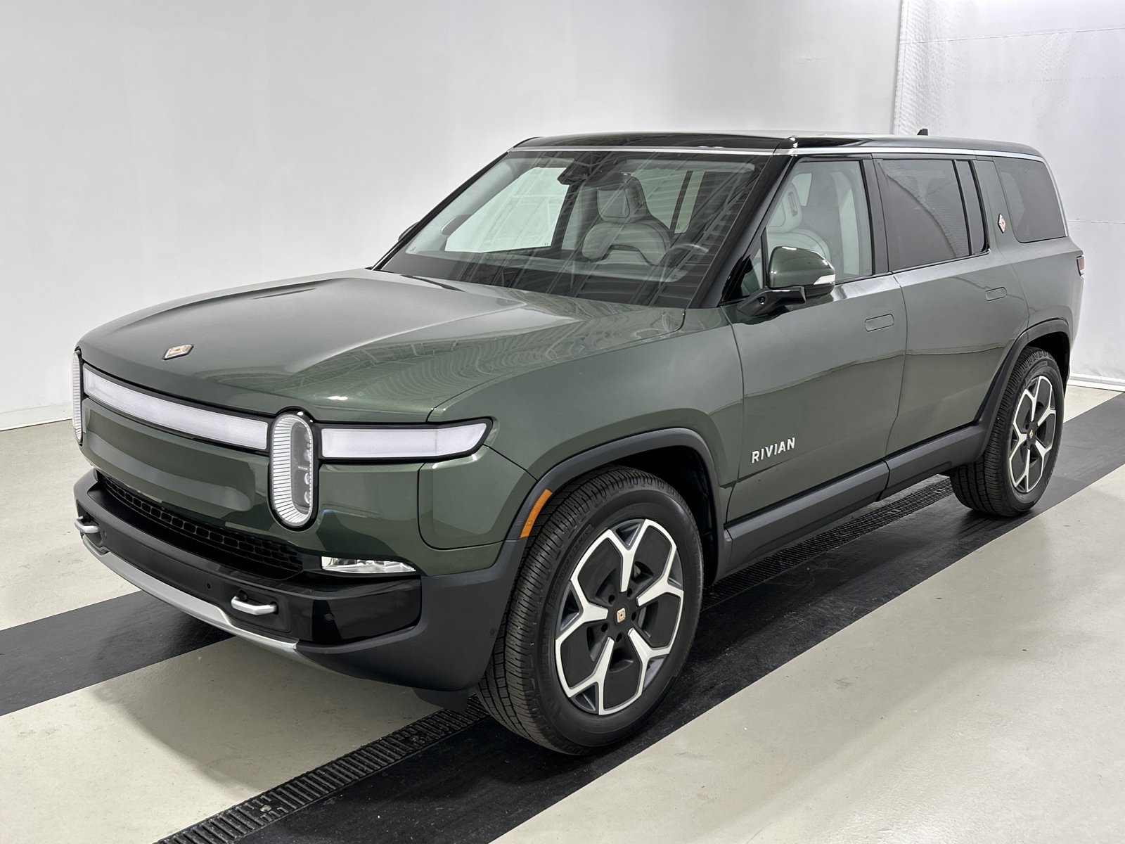 Used 2024 Rivian R1S Adventure