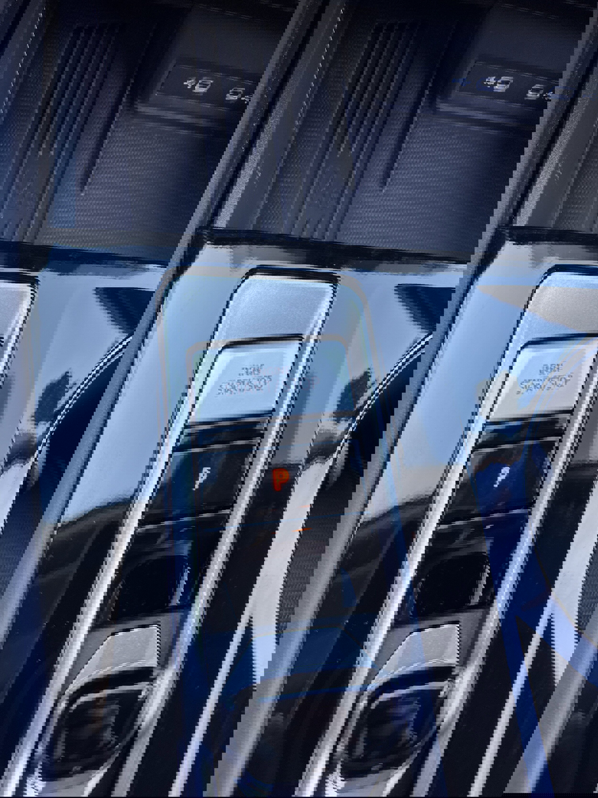 Used 2025 Volkswagen Atlas SE image 22