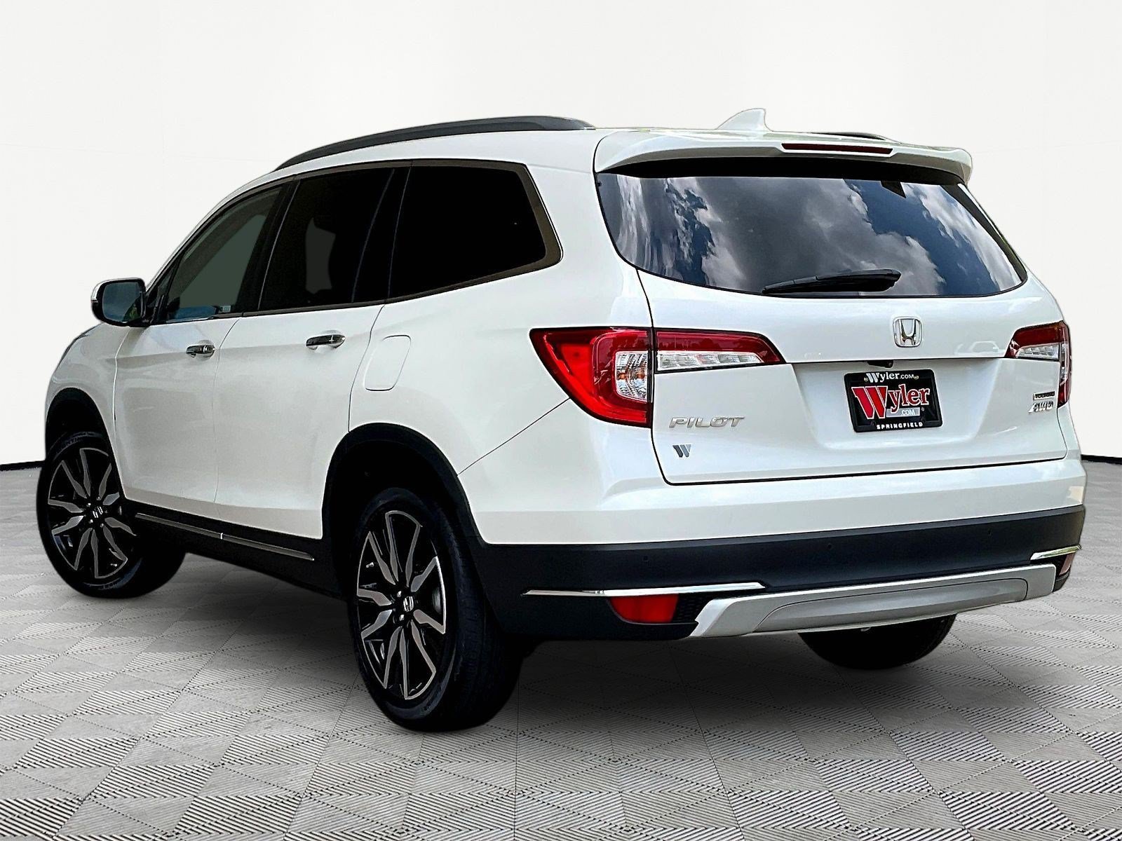 Used 2019 Honda Pilot Touring image 4