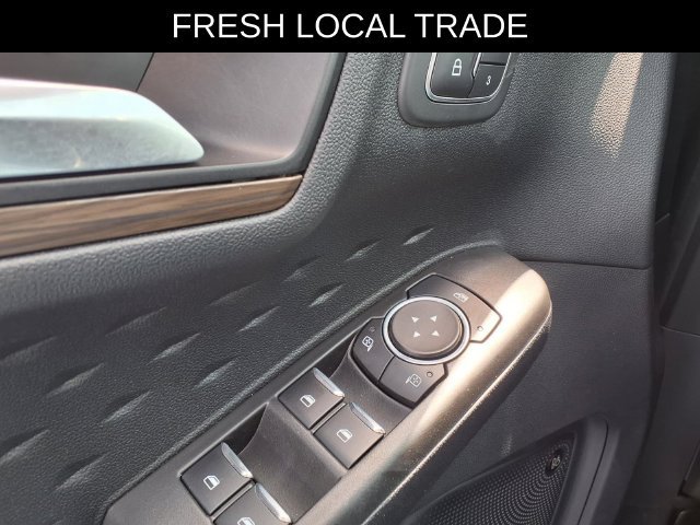 Used 2020 Ford Escape Titanium FWD image 21