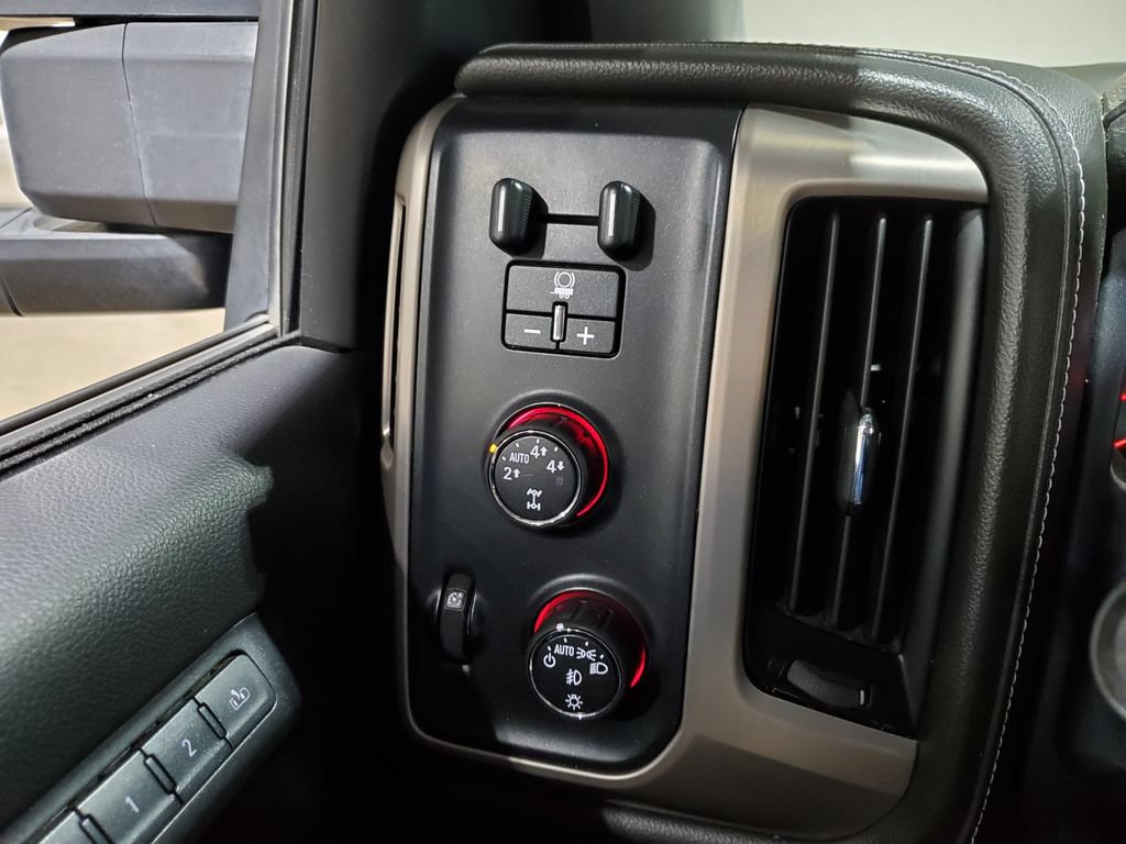 Used 2016 GMC Sierra 1500 Denali w/ Denali Ultimate Package AWD/4WD image 37