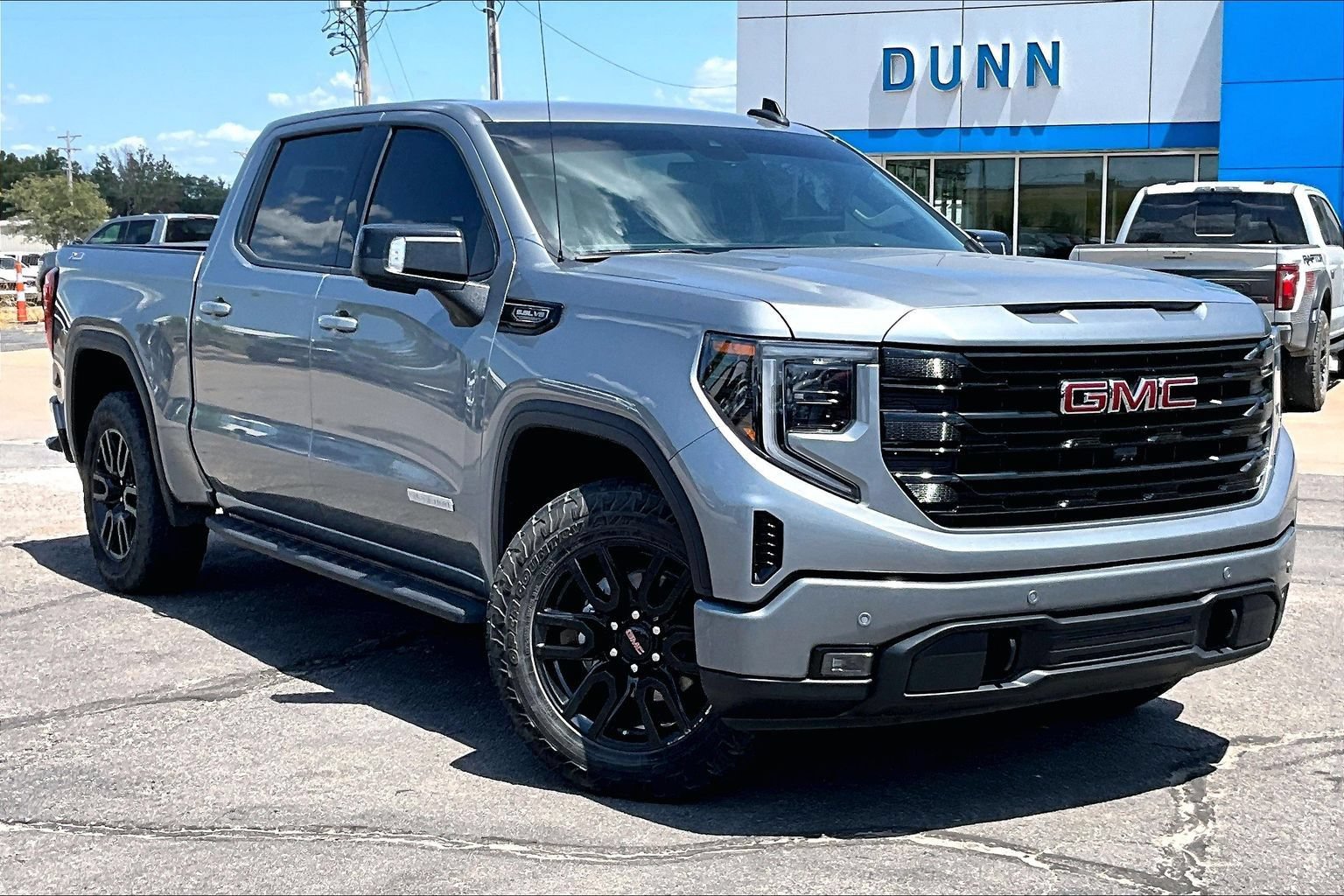 Used 2024 GMC Sierra 1500 Elevation w/ Elevation Premium Package AWD/4WD image 11