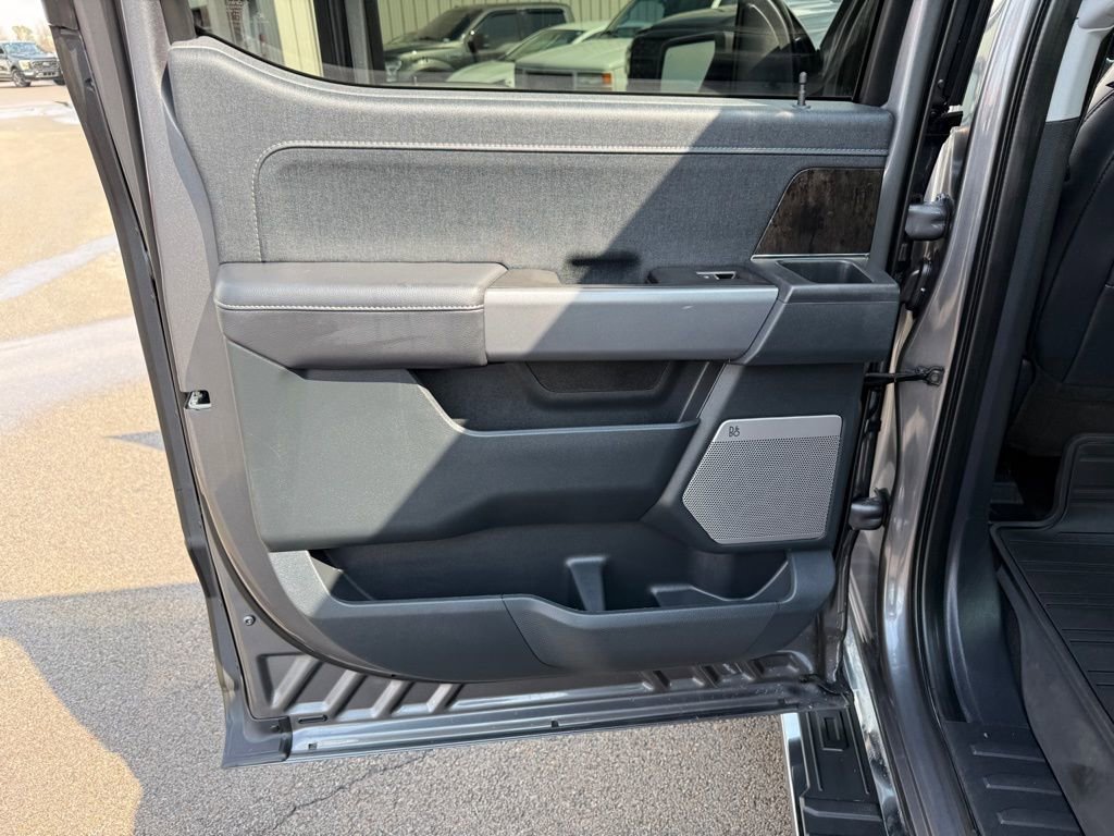 Used 2021 Ford F150 Lariat w/ Trailer Tow Package image 13