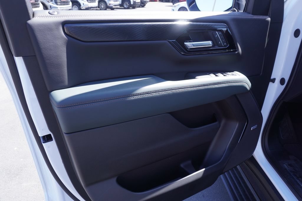 New 2026 GMC Yukon XL AT4 w/ AT4 Premium Plus Package AWD/4WD image 16