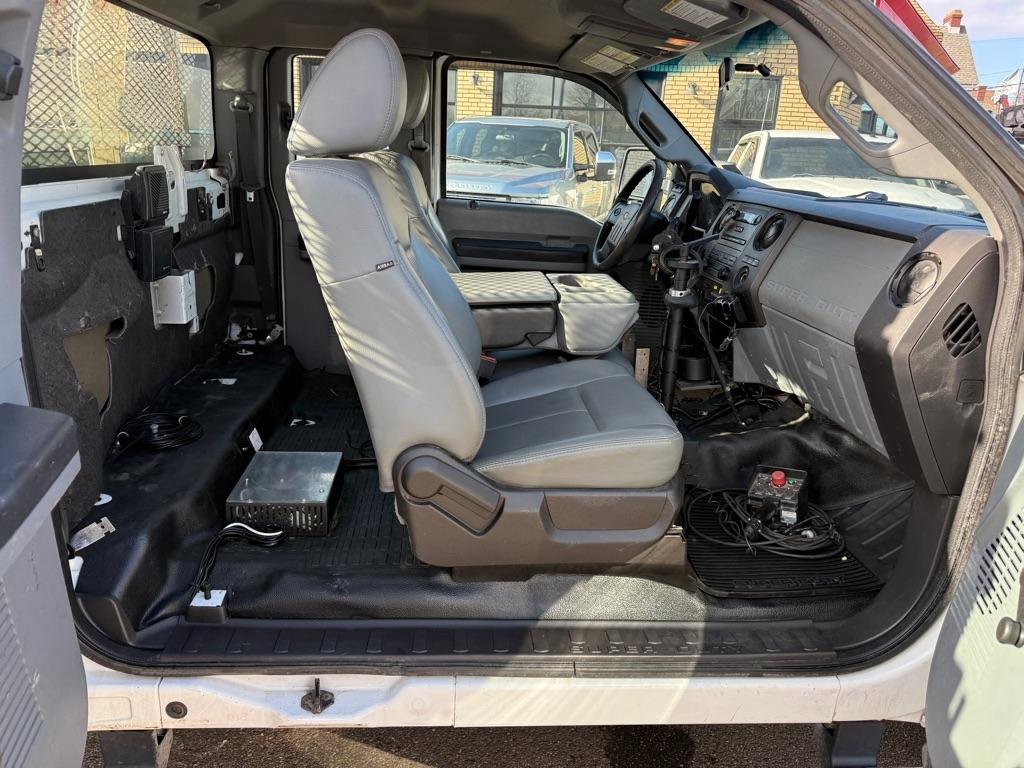 Used 2012 Ford F550 SuperCab DRW 4WD w/ Payload Upgrade Pkg image 13