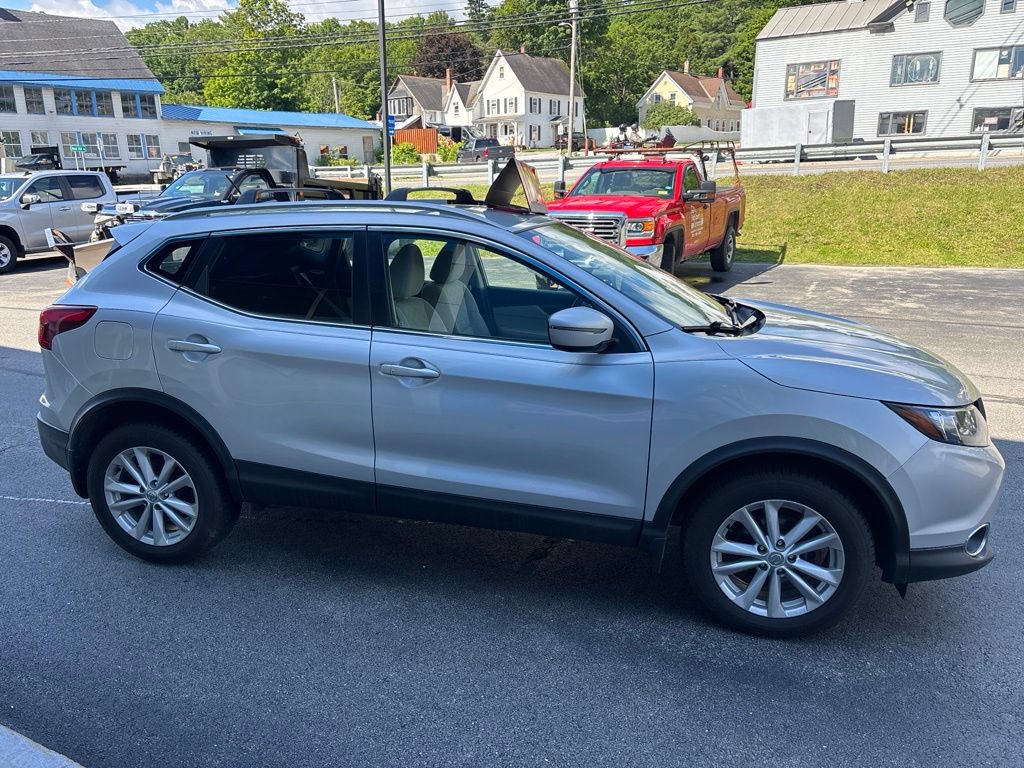Used 2018 Nissan Rogue Sport SV w/ SV All-Weather Package AWD/4WD image 6