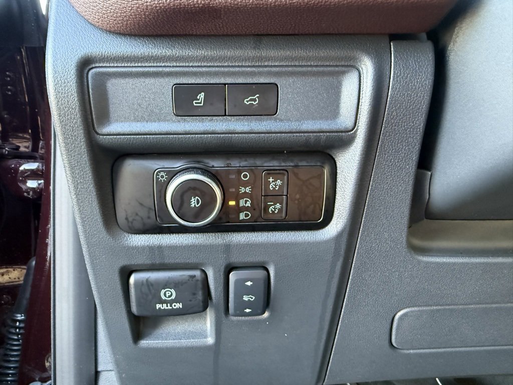 Used 2024 Ford Expedition Limited image 32