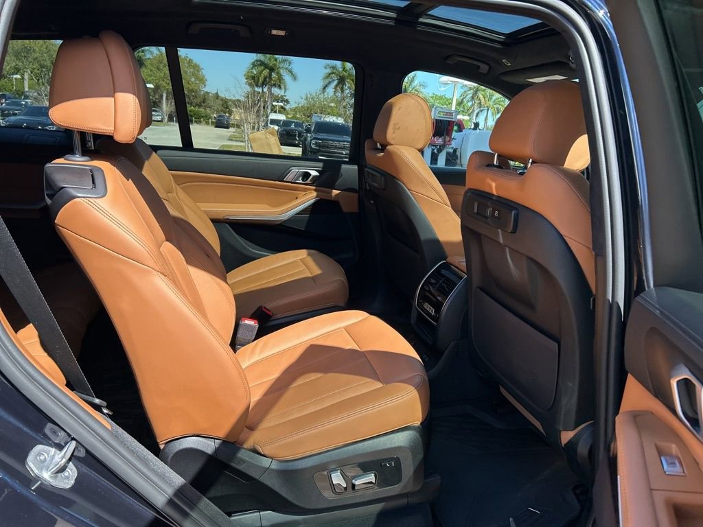 Used 2021 BMW X7 xDrive40i w/ M Sport Package image 22