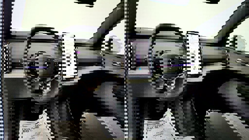 Used 2025 Volvo EX30 Ultra image 13