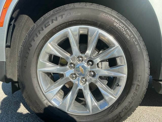 Used 2025 Chevrolet Suburban Premier w/ Sun And Tow Package AWD/4WD image 15