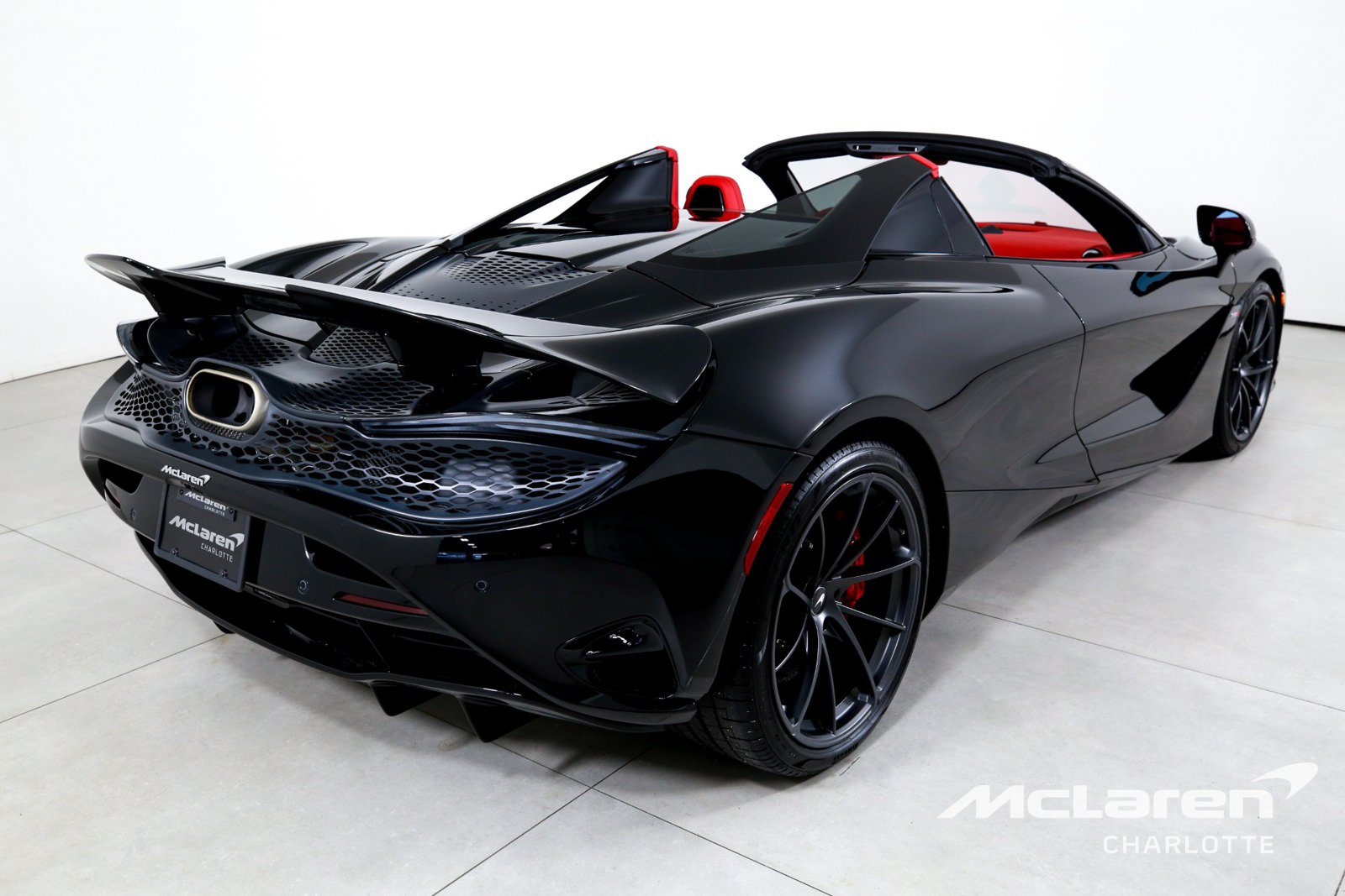 Used 2026 McLaren 750S Spider RWD image 10