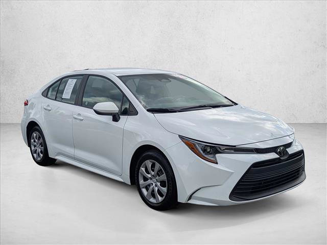 Used 2025 Toyota Corolla LE image 3