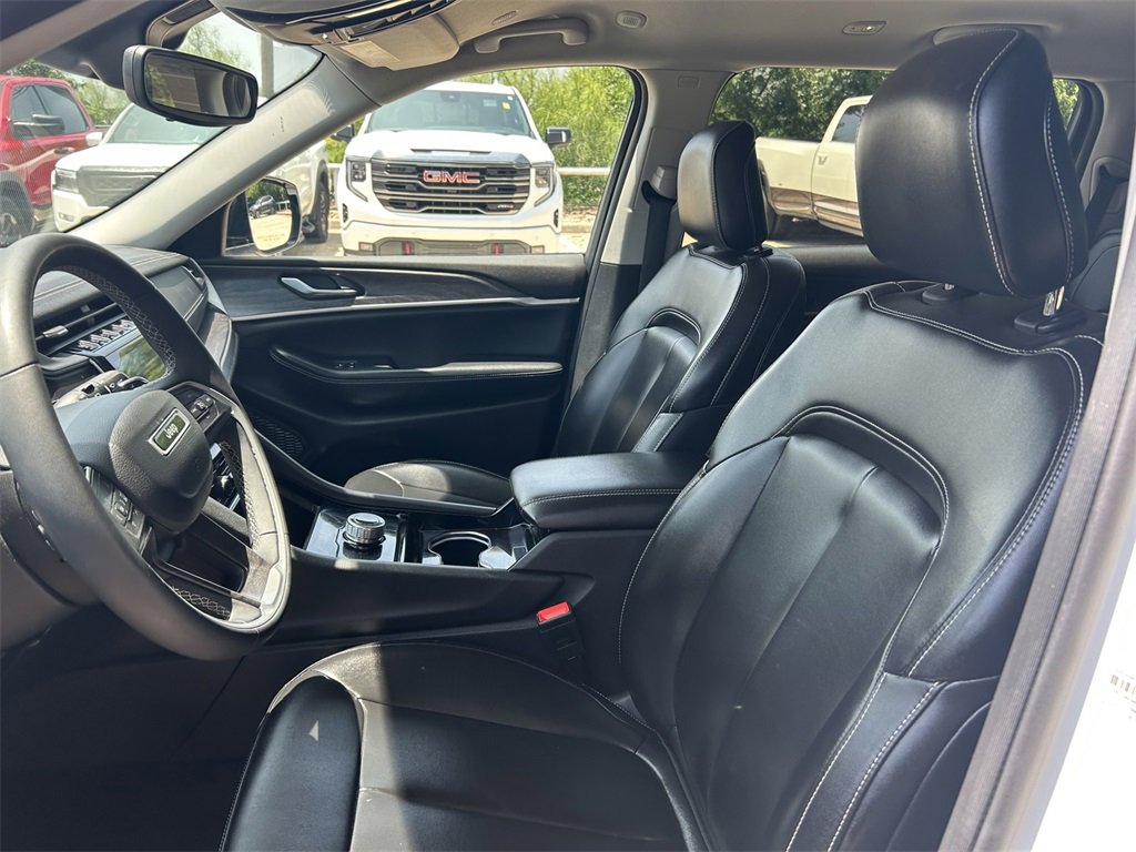 Used 2023 Jeep Grand Cherokee L Limited image 13