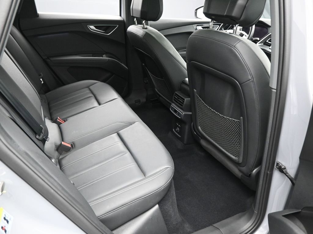 Used 2024 Audi Q4 e-tron Premium w/ Convenience Package image 31