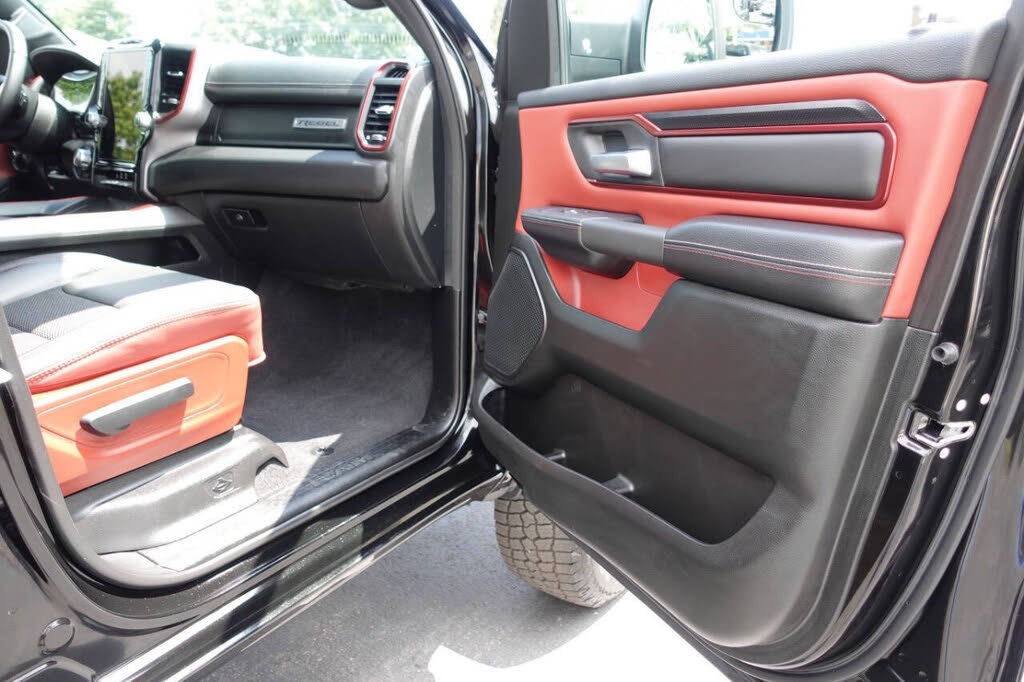 Used 2025 RAM 1500 Rebel AWD/4WD image 32