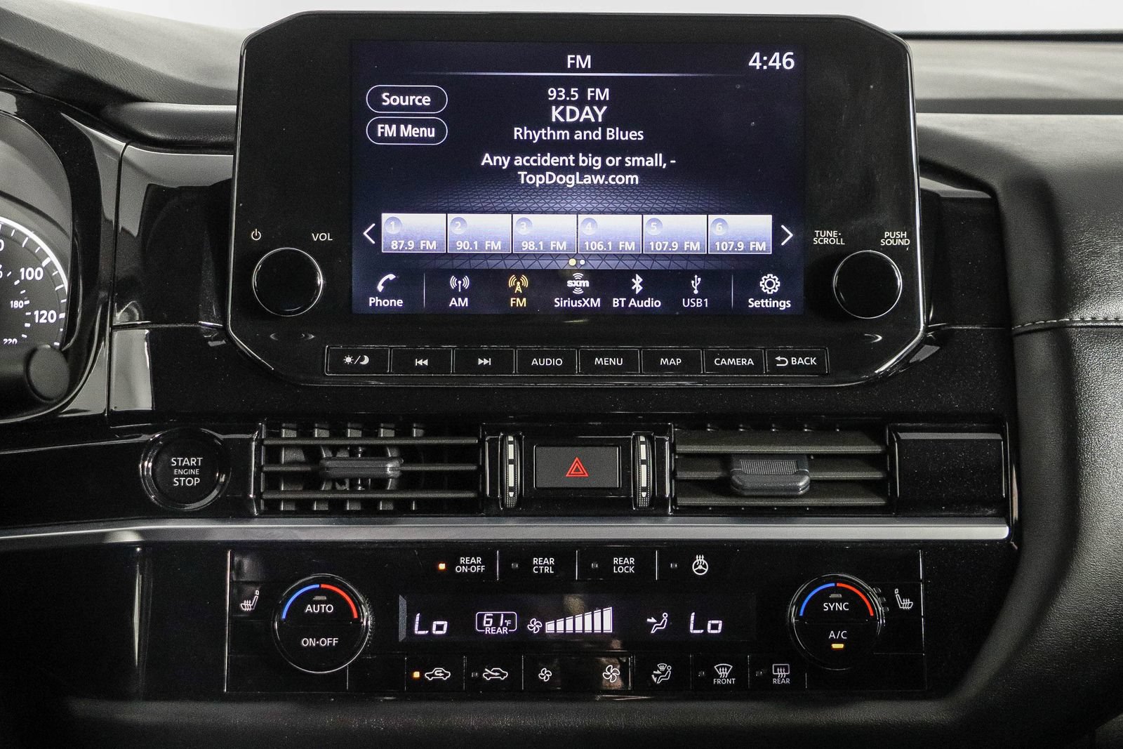 Used 2025 Nissan Pathfinder SL FWD image 13