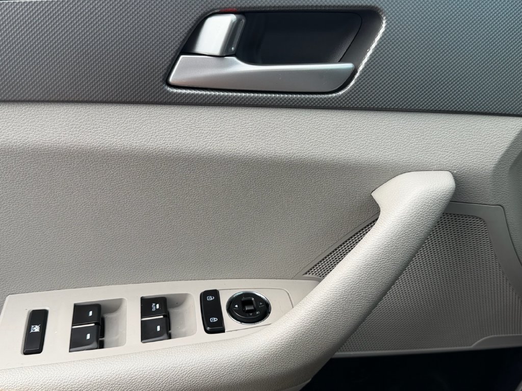 Used 2015 Hyundai Sonata SE FWD image 23