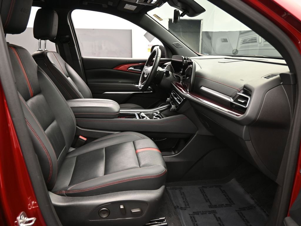 Used 2024 Chevrolet Traverse RS image 60