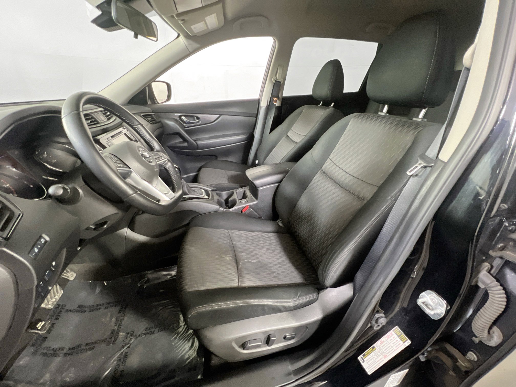 Used 2020 Nissan Rogue SV image 20