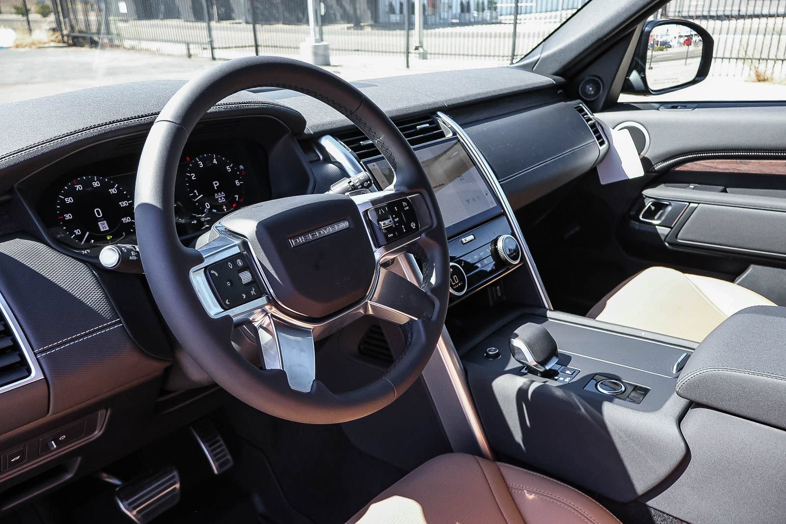 New 2026 Land Rover Discovery Dynamic SE AWD/4WD image 29