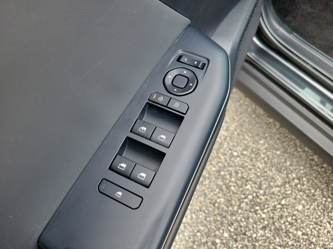 Used 2025 Kia K4 LXS image 13