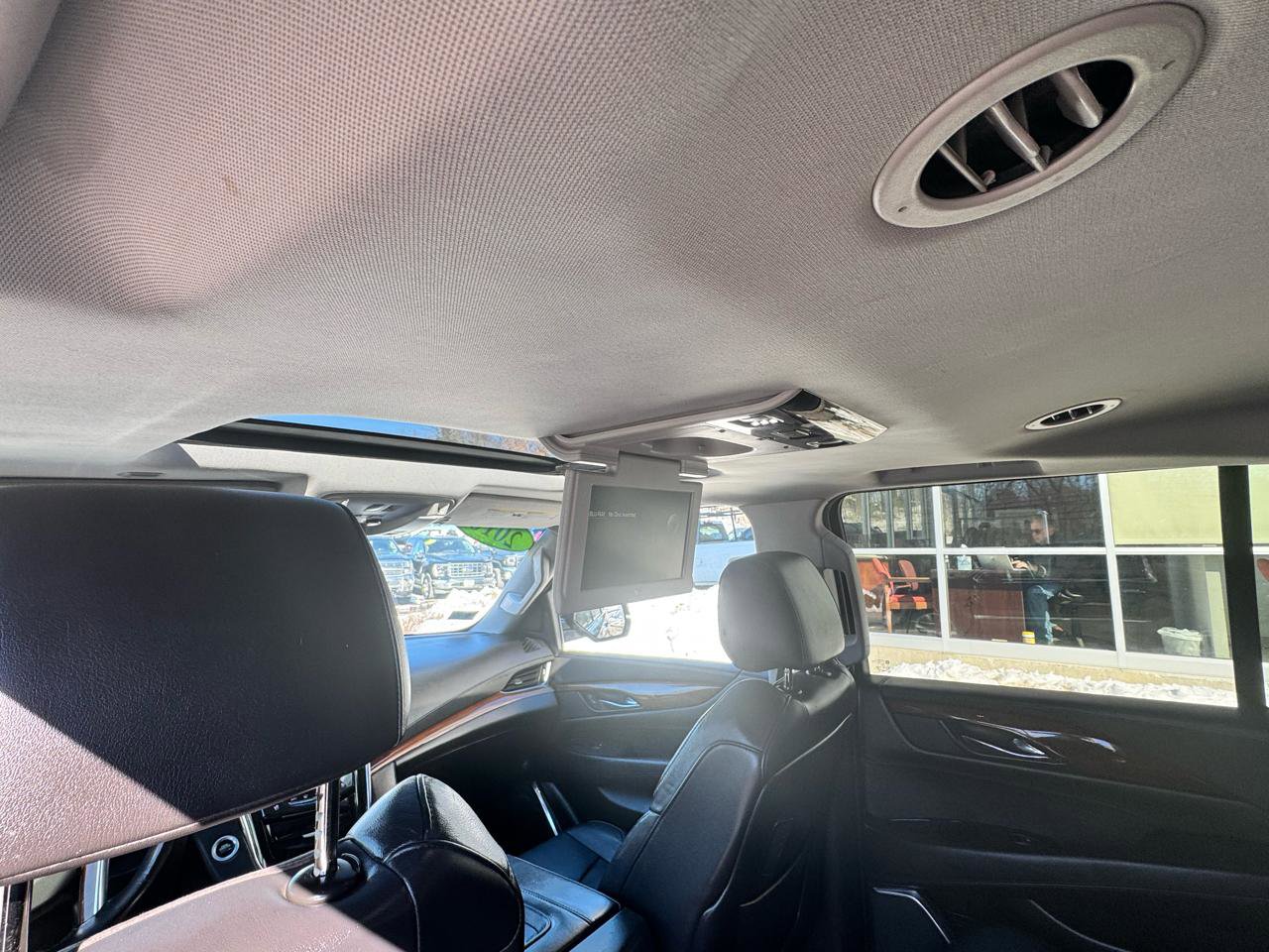 Used 2016 Cadillac Escalade ESV Luxury image 40