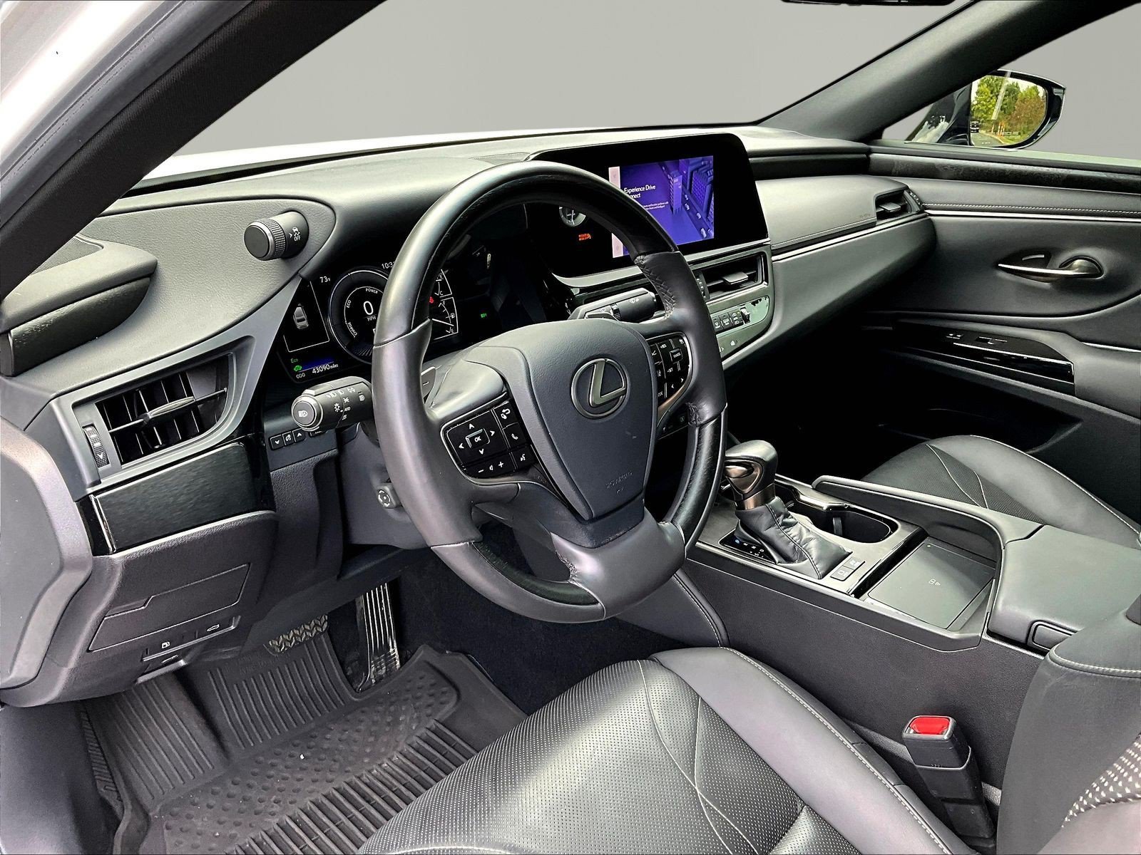 Used 2023 Lexus ES 300h w/ Accessory Package (Z2) FWD image 17