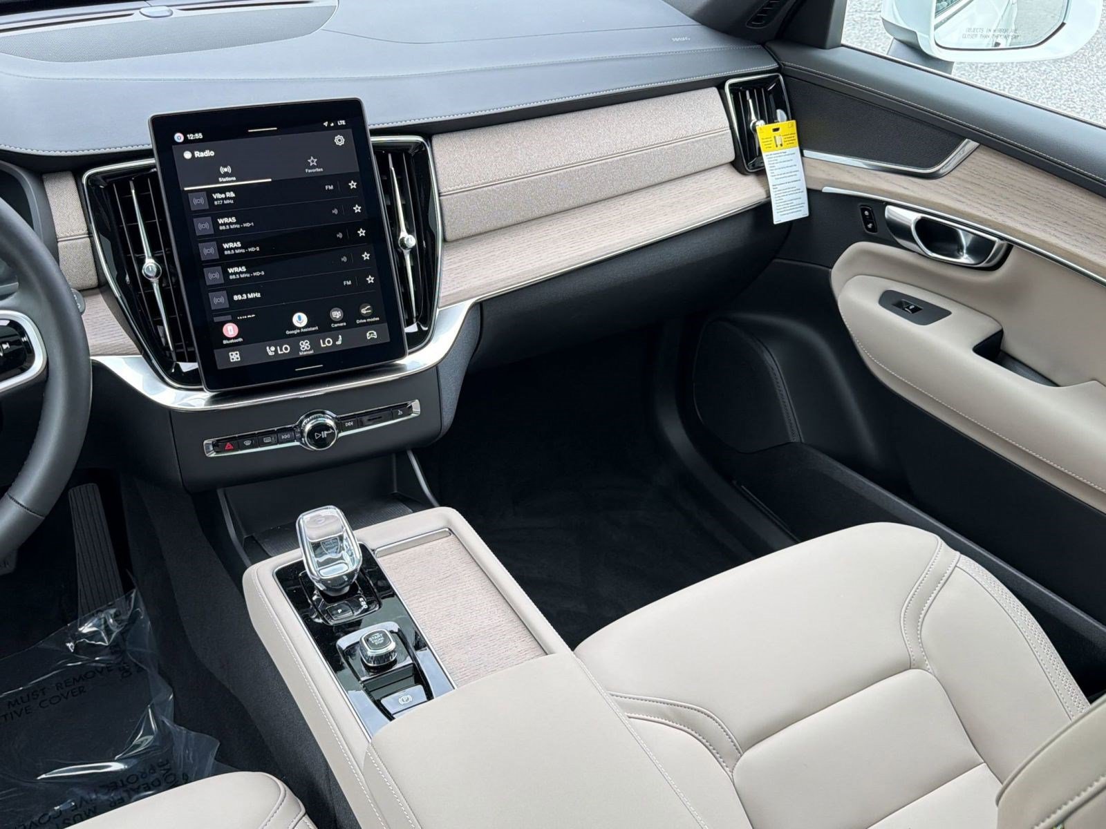 New 2026 Volvo XC90 B6 Plus w/ Protection Package AWD/4WD image 26