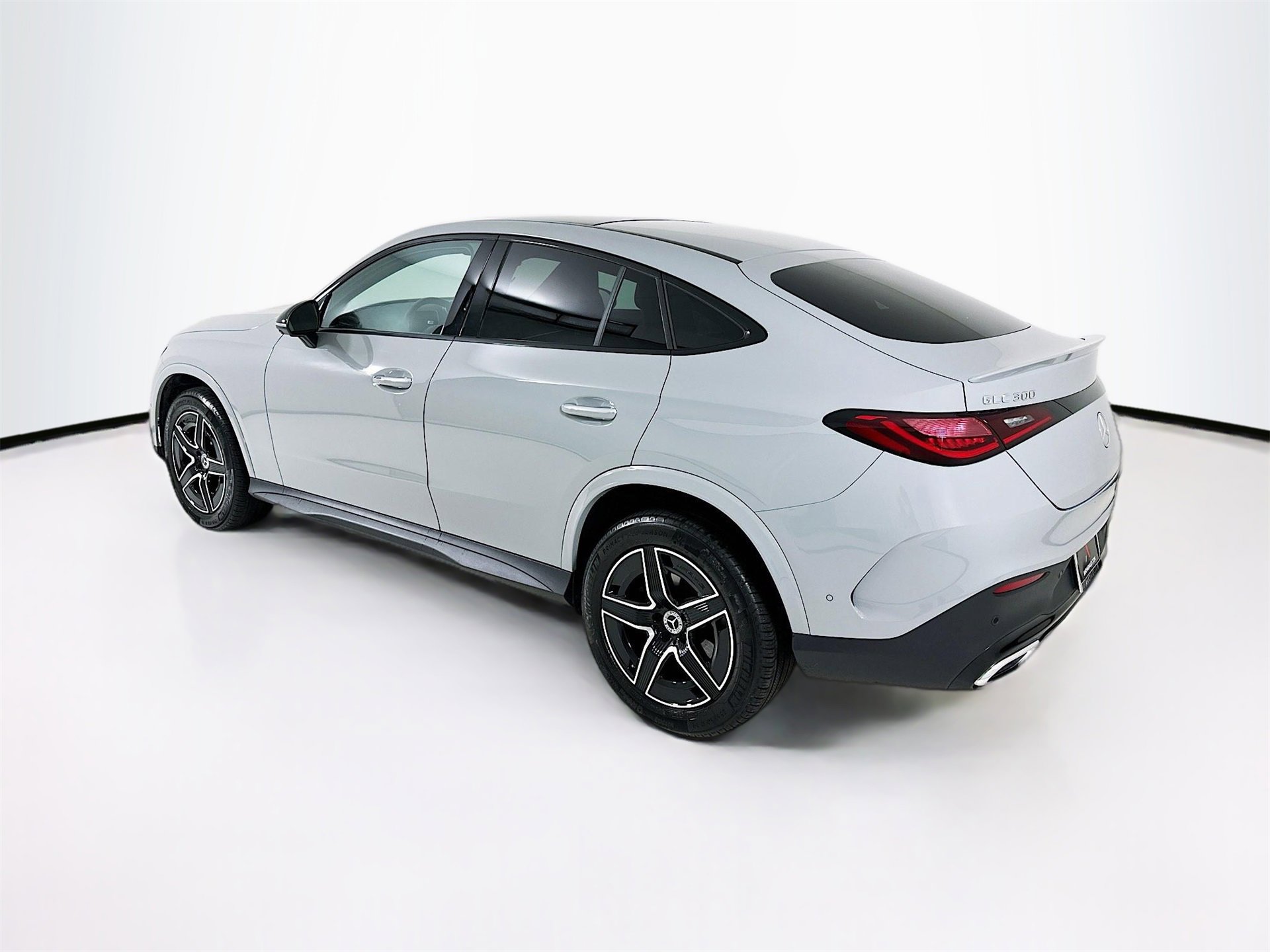 Used 2025 Mercedes-Benz GLC 300 4MATIC image 6