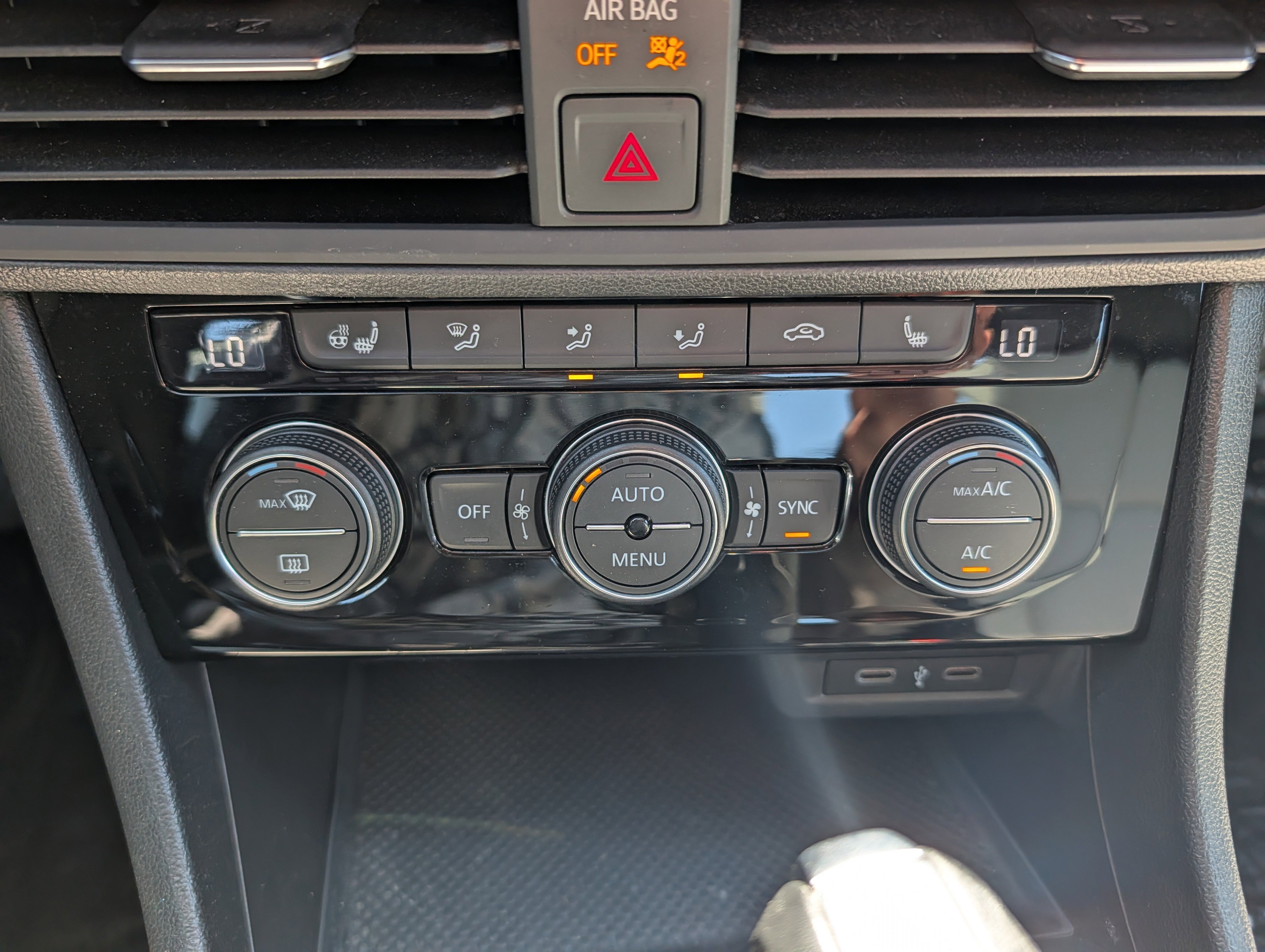 Certified 2021 Volkswagen Jetta R-Line w/ R-Line Cold Weather Package FWD image 23