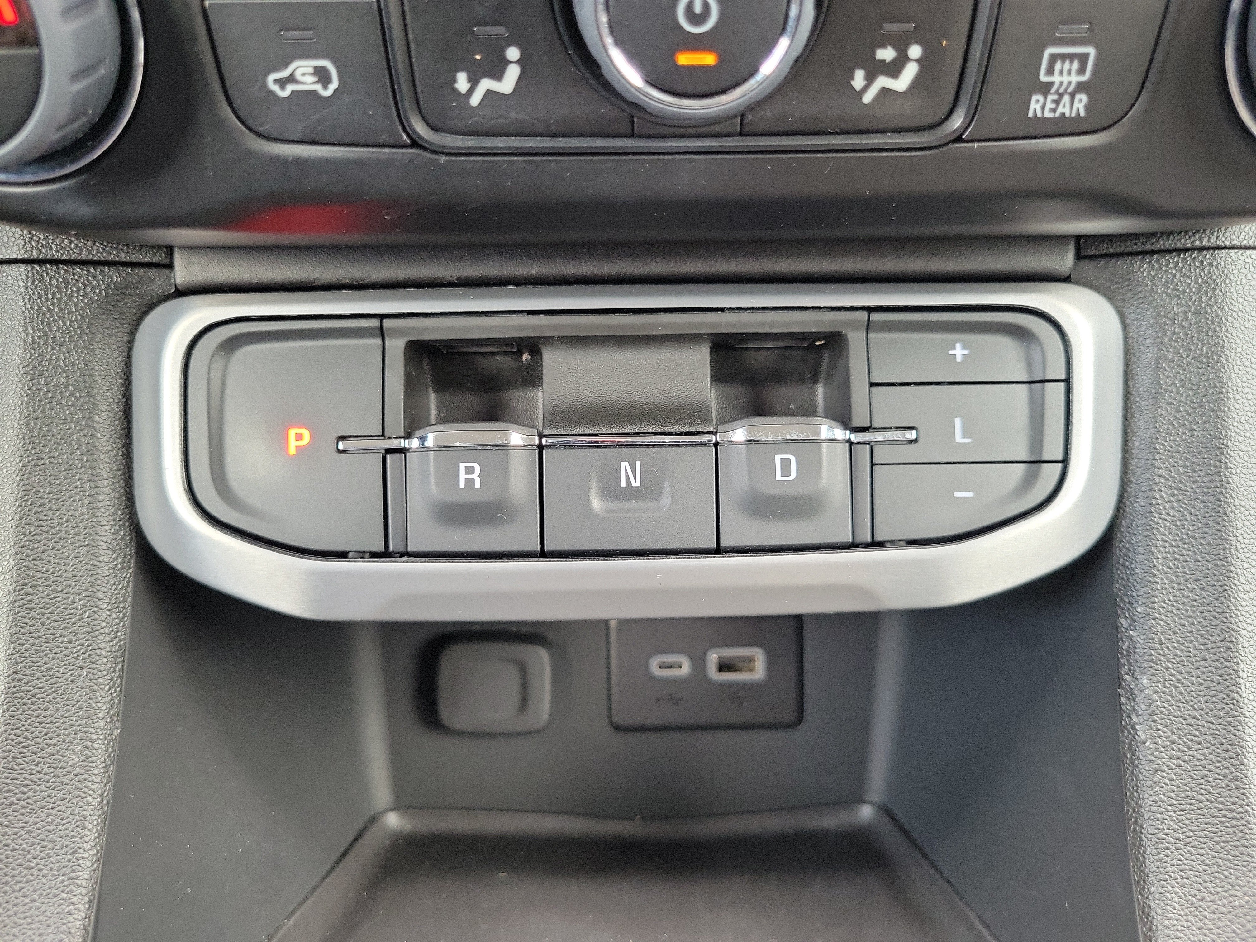 Used 2023 GMC Acadia SLE FWD image 21