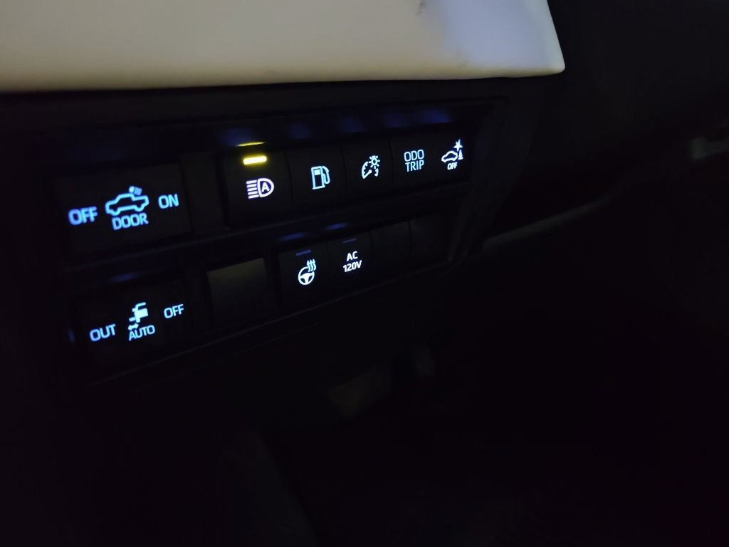 Used 2024 Toyota Tundra Capstone AWD/4WD image 12