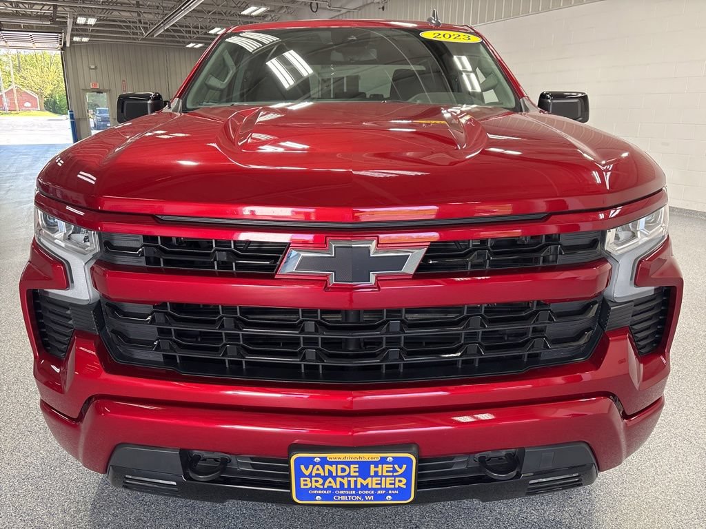 Used 2023 Chevrolet Silverado 1500 RST AWD/4WD image 2