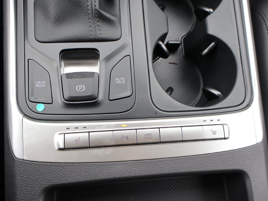 New 2025 Kia Carnival FWD image 30