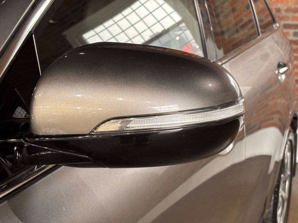 Used 2016 Kia Sorento SX image 17