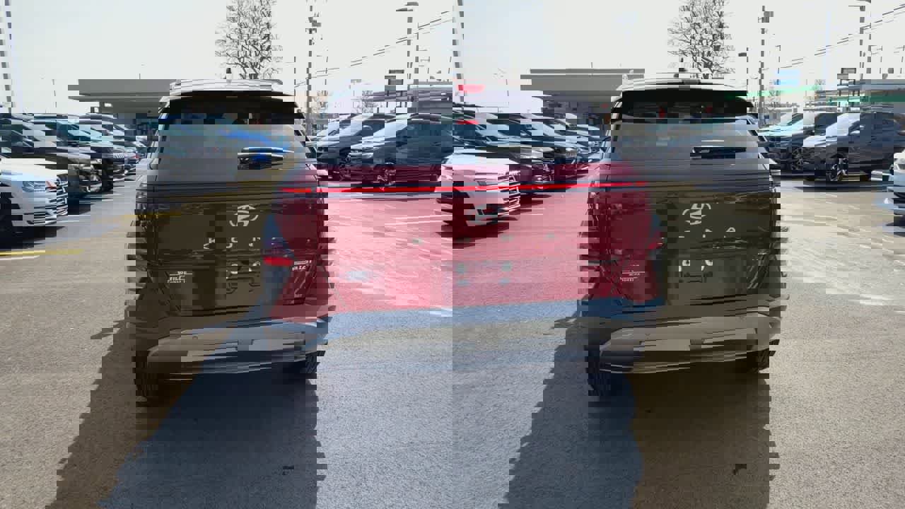 Used 2025 Hyundai Kona Limited image 7