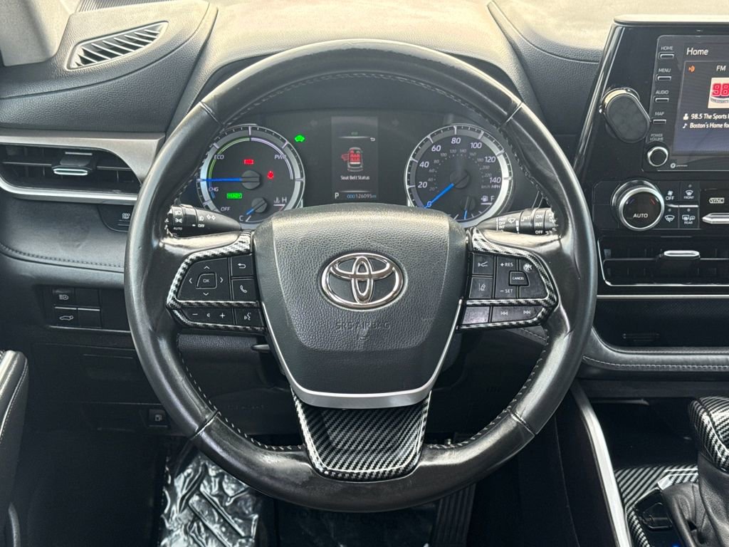 Used 2022 Toyota Highlander LE image 14