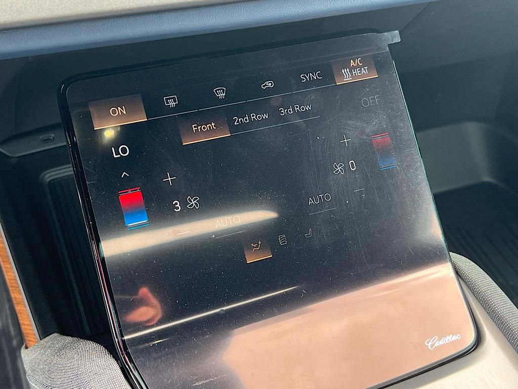 New 2026 Cadillac Vistiq Premium Luxury w/ LPO, Floor Liner Package image 24