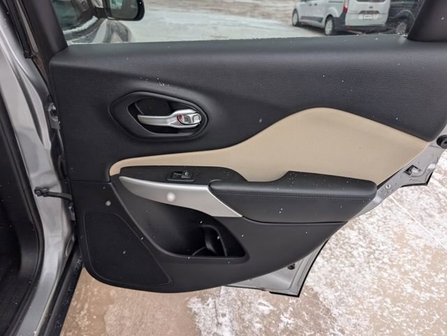 Used 2017 Jeep Cherokee Sport w/ Safety Group image 26