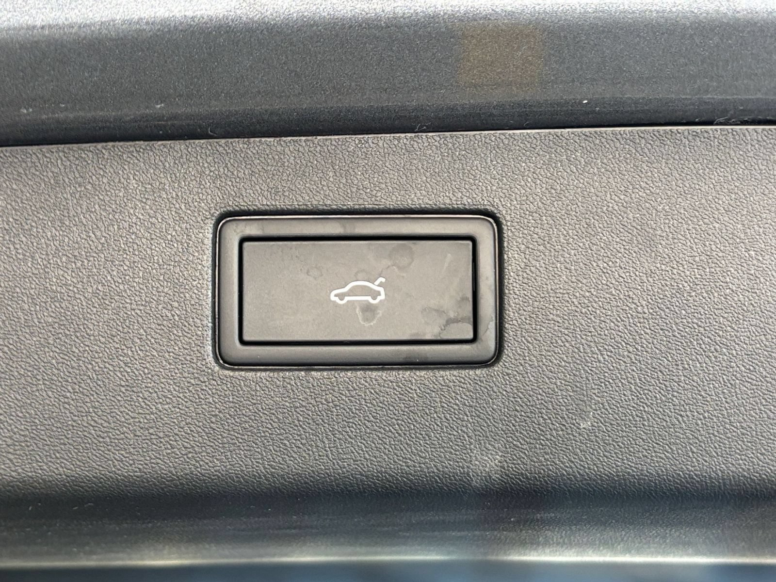 Used 2026 Volkswagen Tiguan SE FWD image 22