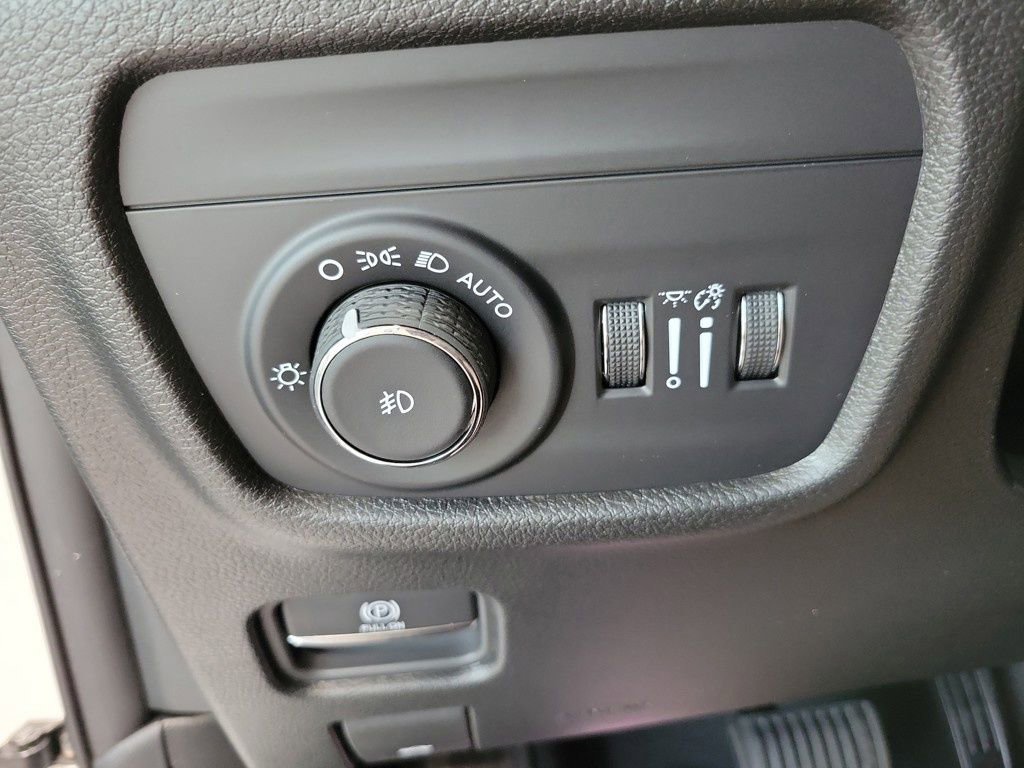 New 2025 Jeep Grand Cherokee Limited image 28