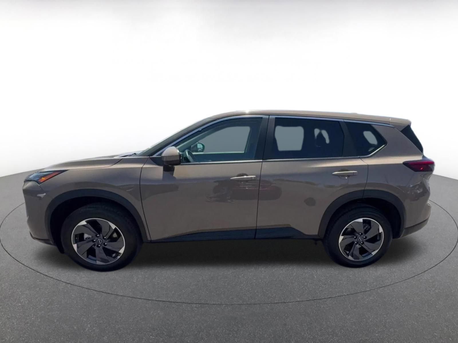 Used 2025 Nissan Rogue SV FWD image 9