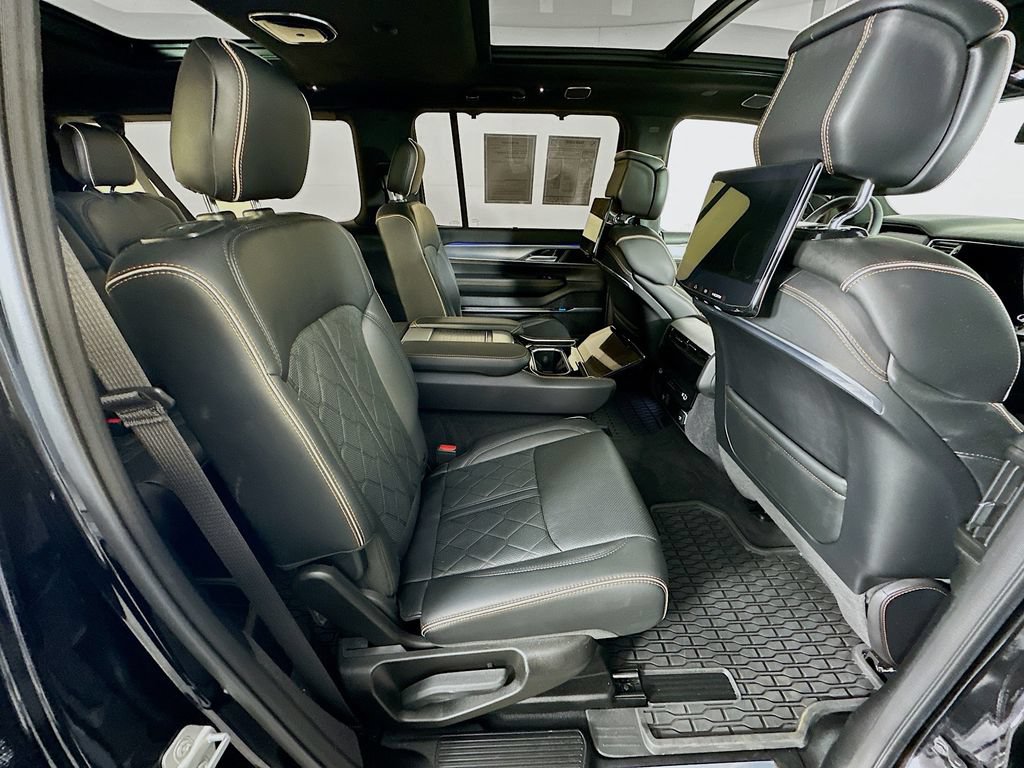 Used 2023 Jeep Grand Wagoneer L Series III w/ Rear Seat Video Group 1 AWD/4WD image 38