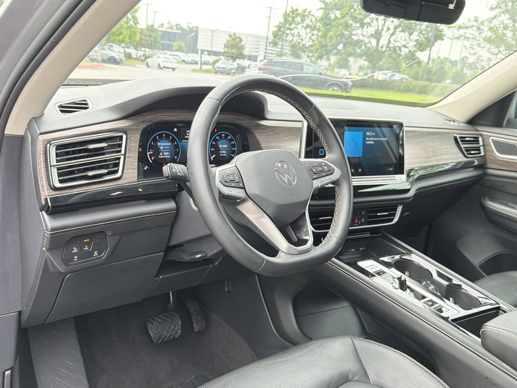 Used 2024 Volkswagen Atlas SEL AWD/4WD image 10