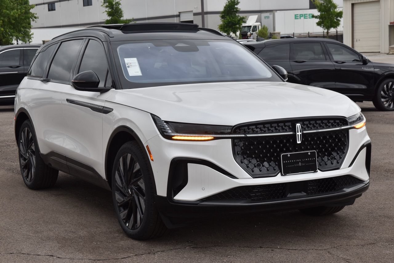 New 2026 Lincoln Nautilus Reserve AWD/4WD image 10