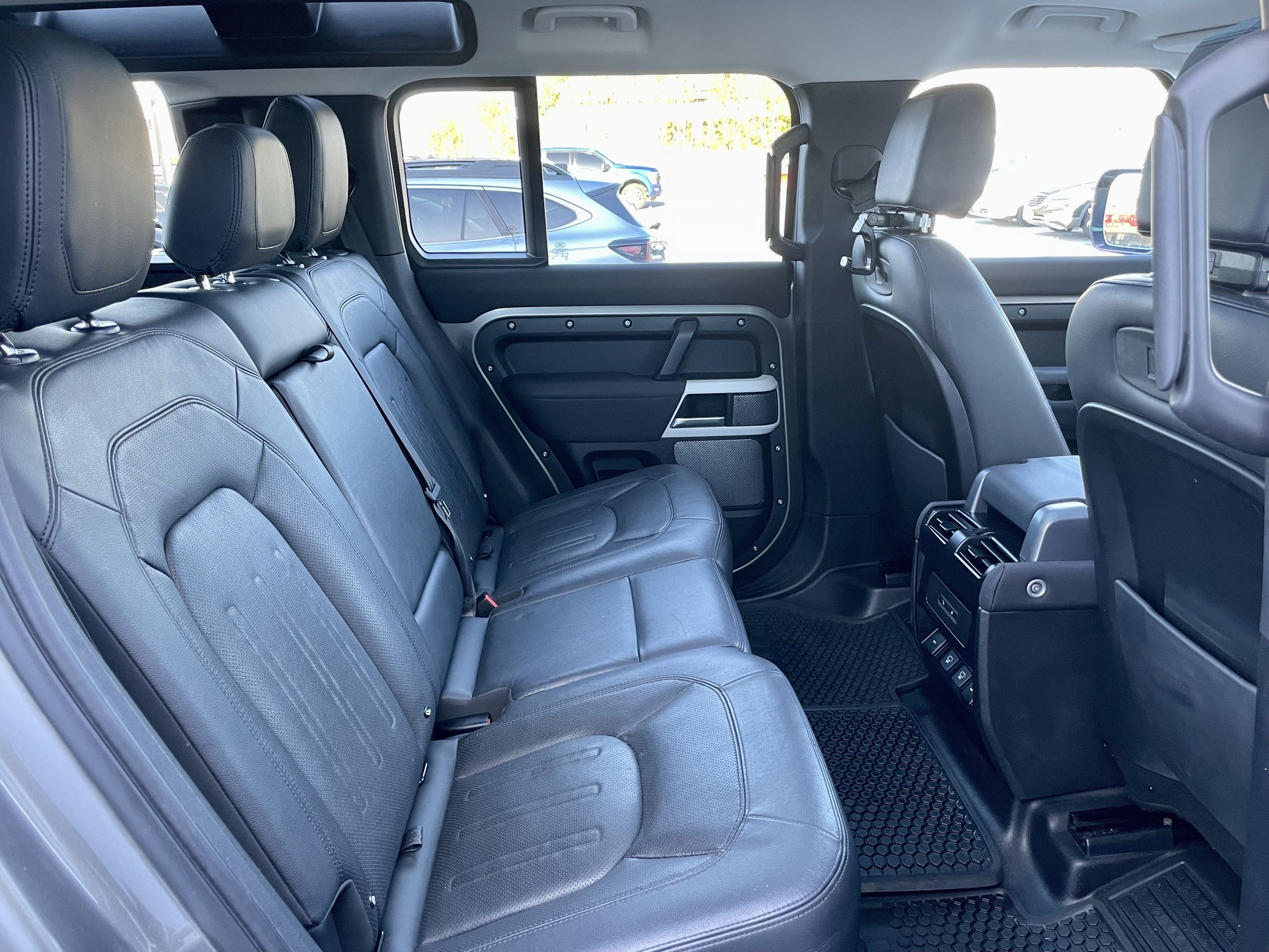 Used 2022 Land Rover Defender 110 S AWD/4WD image 31