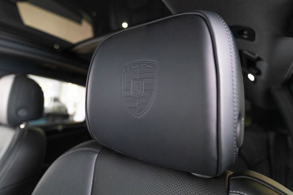Certified 2026 Porsche Macan S AWD/4WD image 6